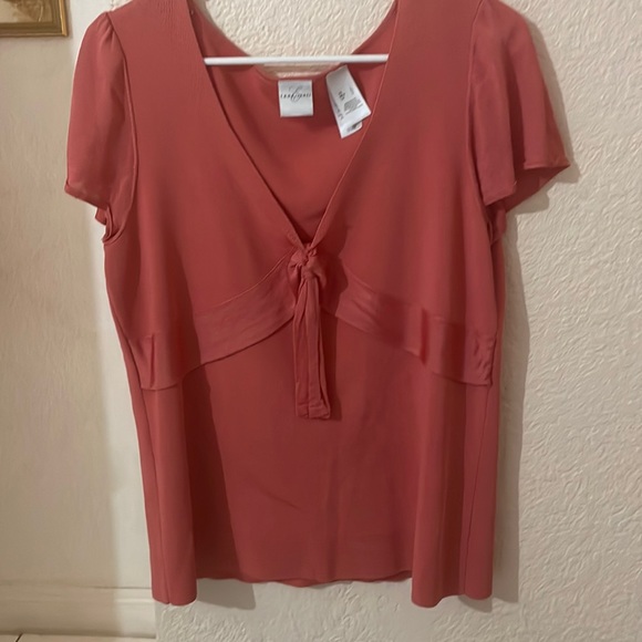 Top - Picture 1 of 2